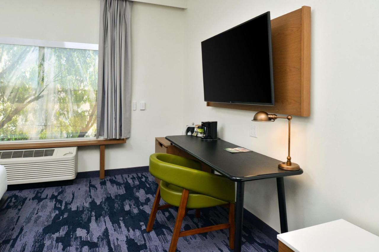 Fairfield Inn & Suites By Marriott Charlotte University Research Park Extérieur photo